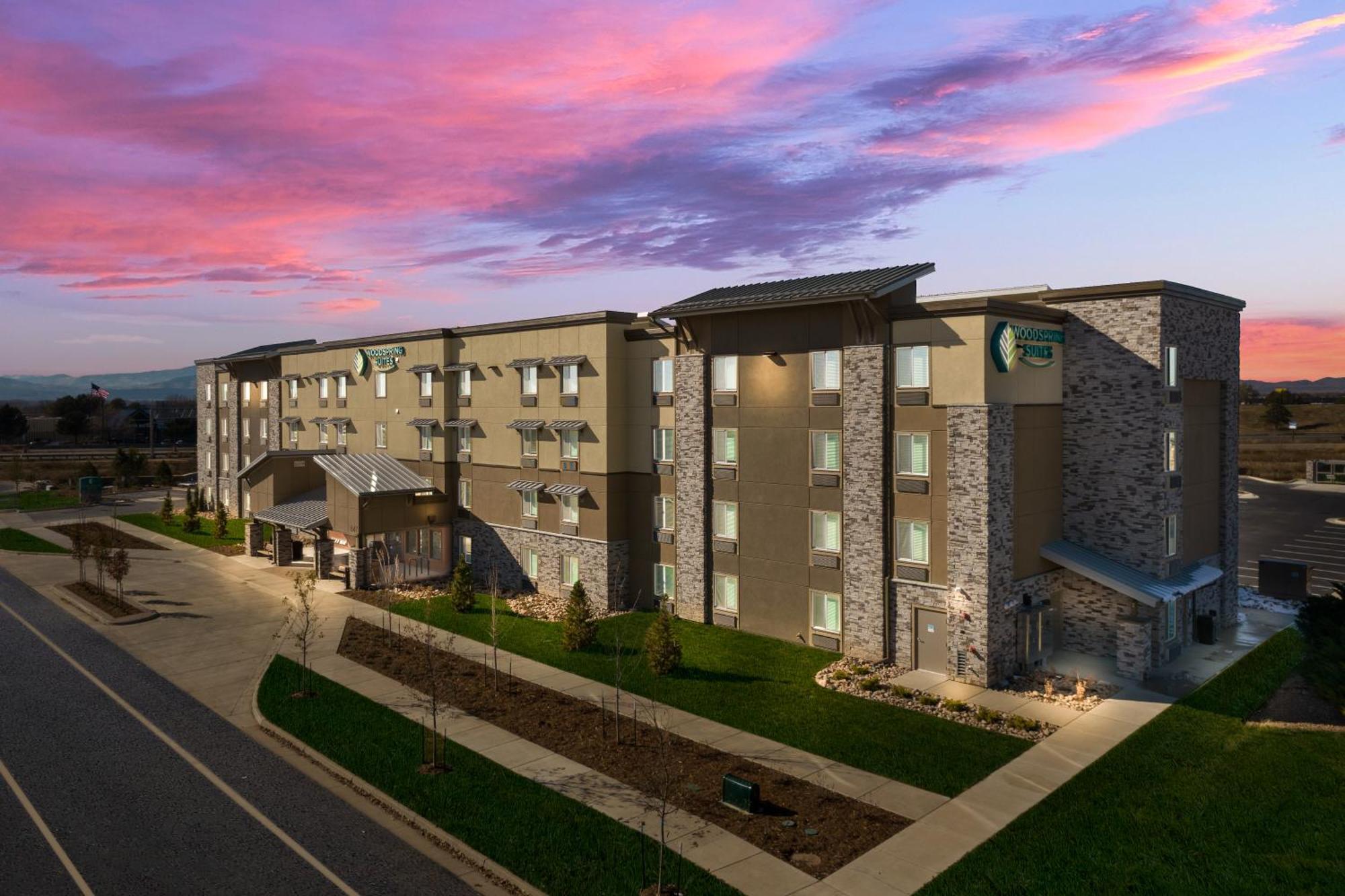 Woodspring Suites Fort Collins Exterior photo